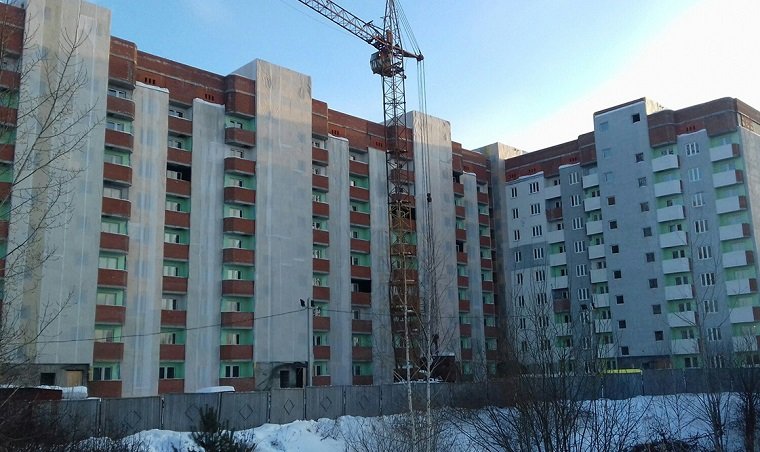 В Чайковском мужчина упал на стройке в шахту лифта и погиб