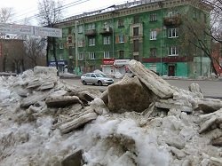 Глава Перми Дмитрий Самойлов посоветовал главам городских районов ночевать на газонах
