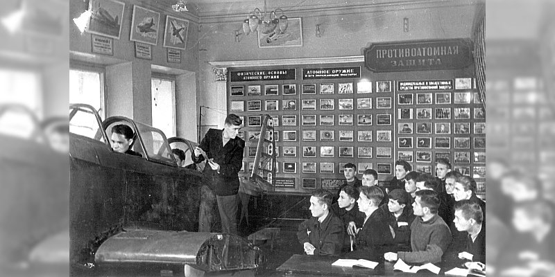 Крутится вертится наш ДОСААФ, крутится вертится — хочет упасть…