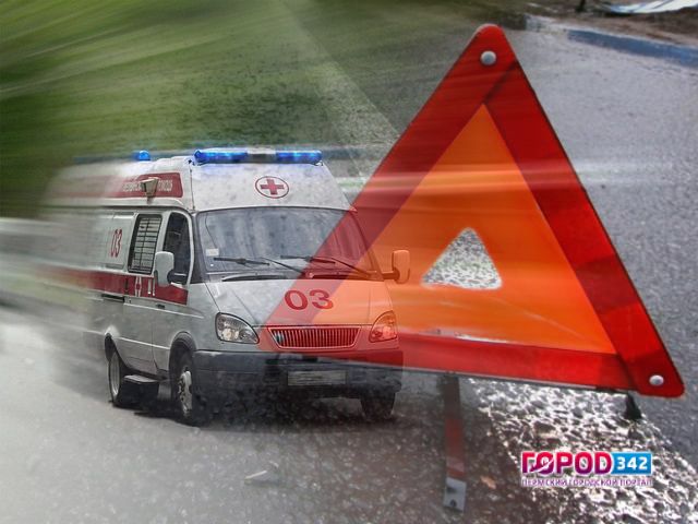 В Перми водитель Toyota Corolla не уступила дорогу скутеру. Пострадали два человека