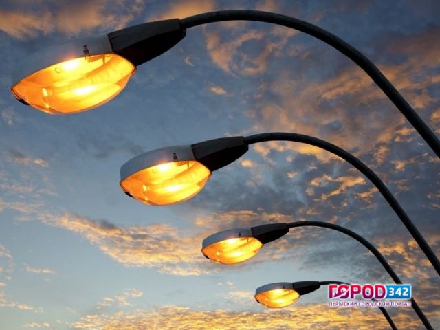 В Перми на шоссе Космонавтов обновляют уличные светильники — в течение месяца возможны сбои в работе уличного освещения