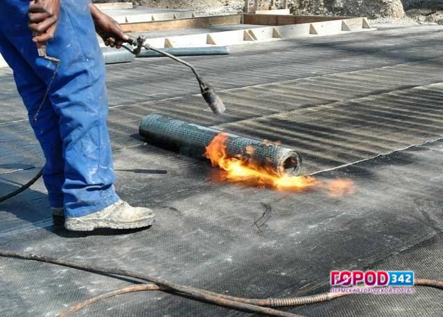 Укладываем еврорубероид на плоской кровле