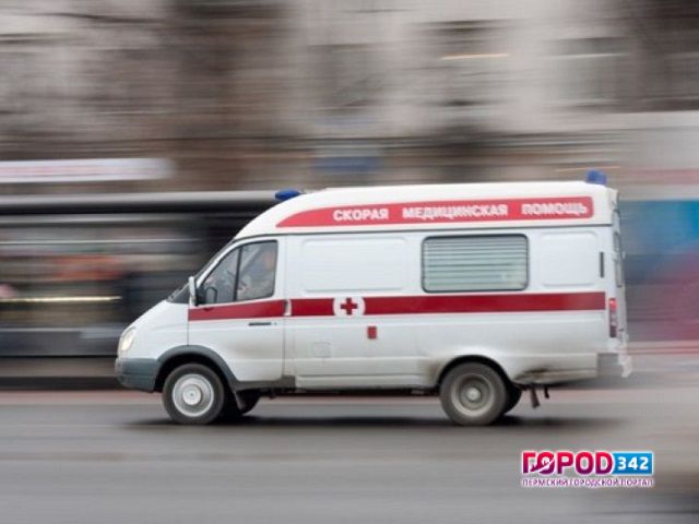 В центре Перми трамвай сбил женщину, переходившую пути в неположенном месте