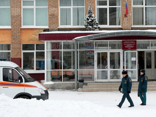 Учительницу, пострадавшую во время инцидента в школе №127, выписывают из больницы