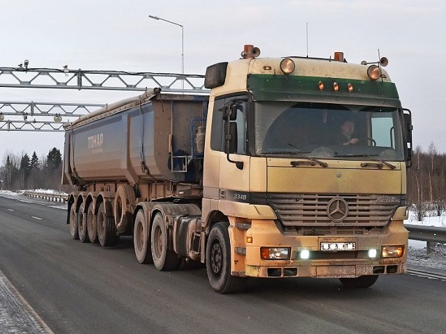 В Пермском крае вводится весеннее ограничение движения большегрузов. Дороги для грузовиков будут закрыты на месяц
