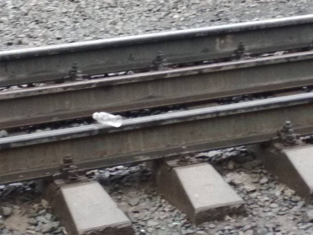В Перми транспортные полицейские установили подростков, которые накладывали на рельсы посторонние предметы