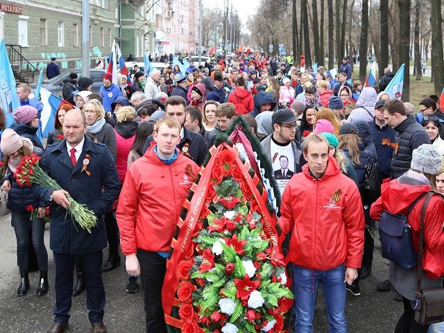 Дань памяти моторостроителям, погибшим на войне и работавшим в тылу. Традиция – помнить