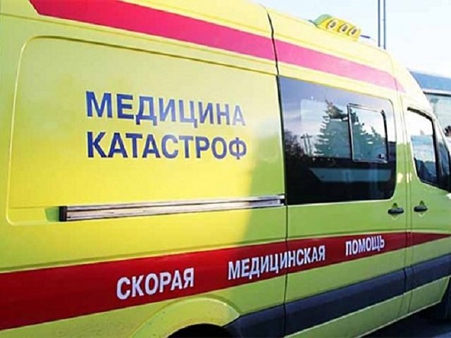 В Чусовой на помощь пострадавшим в ДТП прибыли врачи из Перми — травматолог санавиации и реанимобиль медицины катастроф