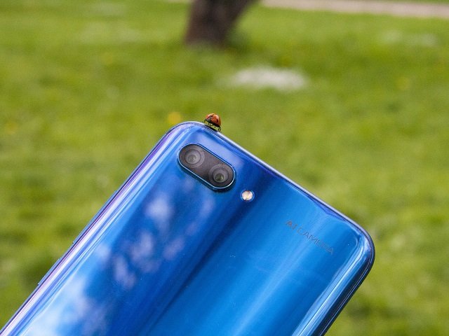 Пермяки все чаще выбирают смартфоны синего цвета — продажи таких девайсов выросли почти в 7 раз