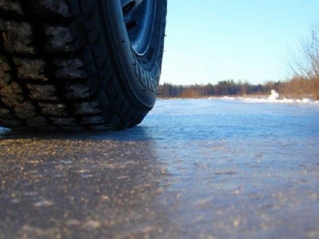 В праздничные дни на территории Пермского края возможна гололедица на автодорогах
