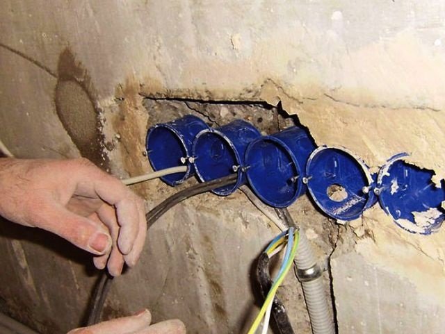 От пожара до потопа – сколько служат трубы и проводка в квартире