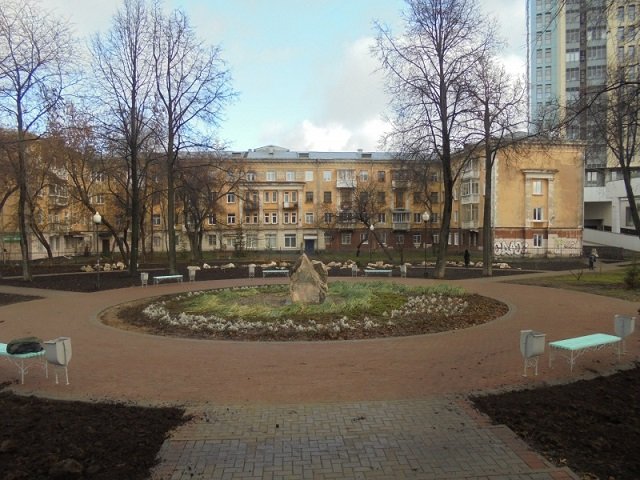 В Перми завершился ремонт еще трех скверов — у ДК им. Солдатова, у памятника архитектуры «Дом чекистов» и сквера Желаний