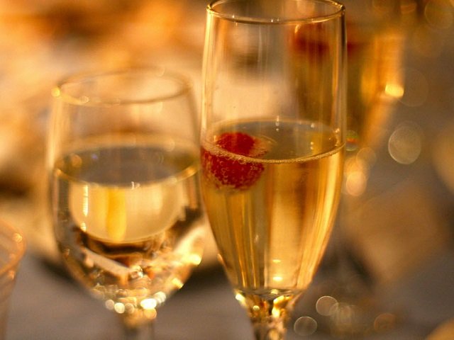 В Перми игристое подорожало на 3,8%