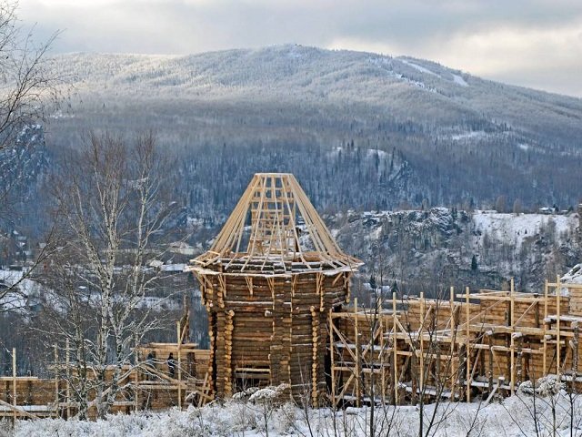 Появились кадры строящихся декораций к фильму «Сердце Пармы»