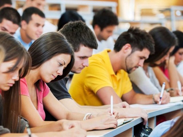 В России студенты на аренду квартиры тратят половину зарплаты