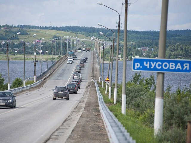 Почти два года будет ограничено движение по на Чусовскому мосту