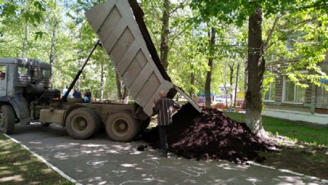 В детские сады Мотовилихи привозят землю и песок