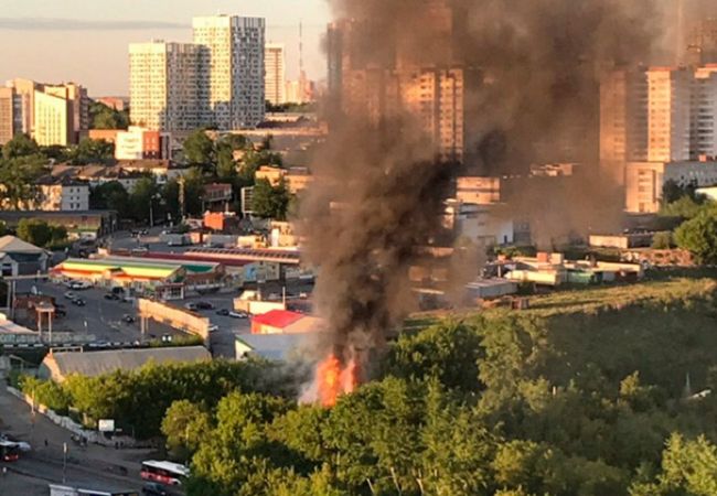 В Перми около рынка произошел пожар