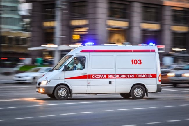 В Перми водитель легковой машины сбил мужчину и женщину