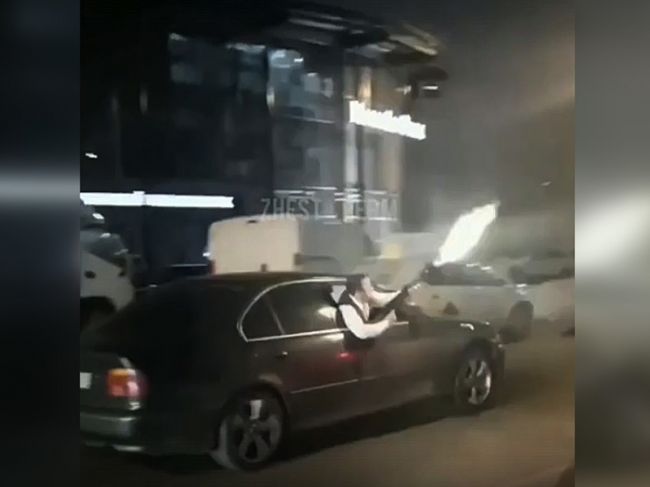 В полиции заявили, что выстрелы из автомата у клуба в Перми были холостыми