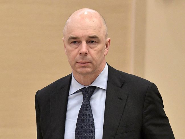 В Минфине объяснили, почему россиянам не стоит ждать раздачи денег