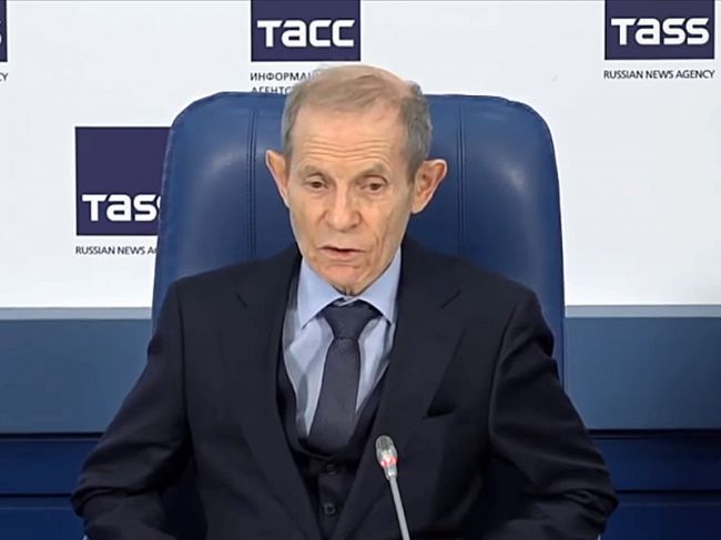 Академик назвал срок окончания эпидемии коронавируса в России