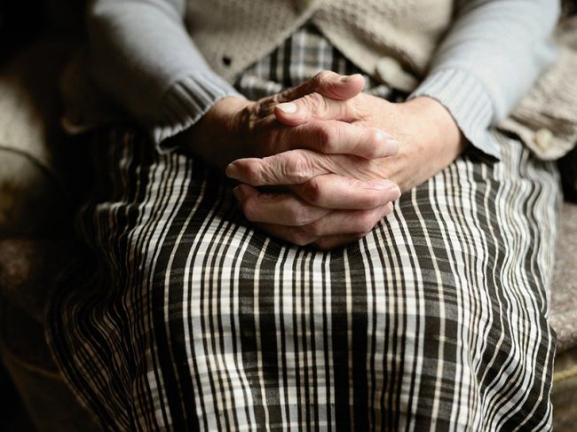 Пьяный житель Прикамья избил и ограбил свою 95-летнюю бабушку
