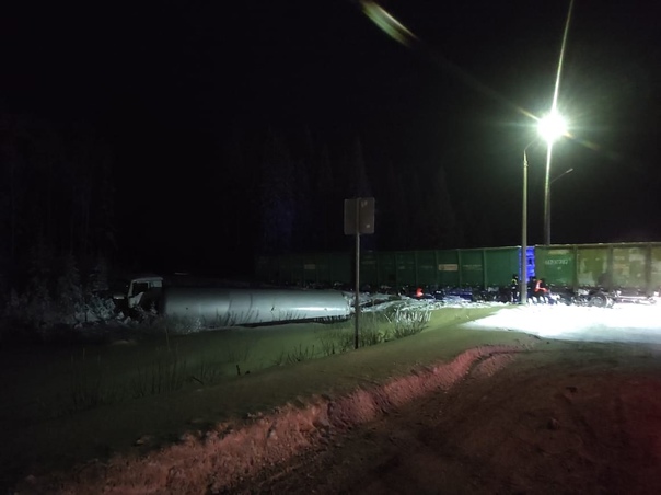 В Пермском крае столкнулись газовоз и грузовой поезд