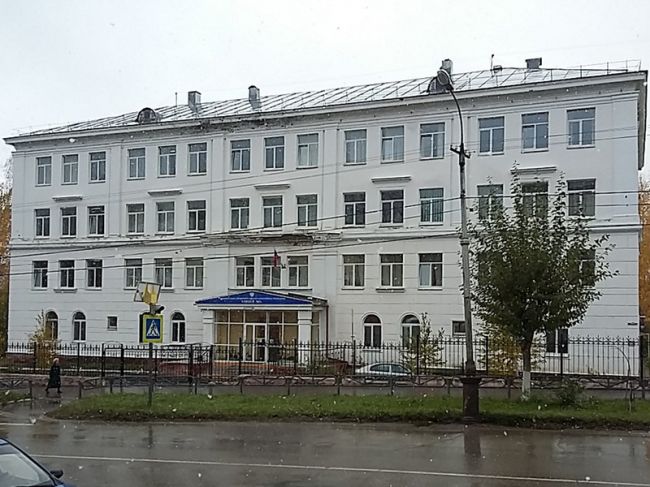 Стали известны вероятные мотивы ученика, напавшего на педагога в Березниках
