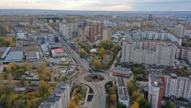 По четырем полосам