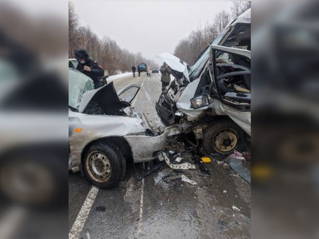 На трассе в Прикамье в страшном ДТП погиб врач