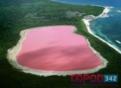 Розовое озеро Ретба