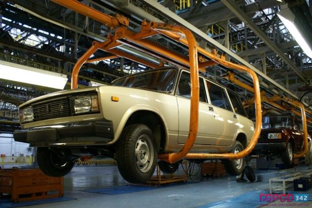 Автозаводы встают