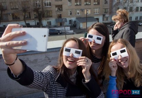 Дети в Лысьве залезли на крышу промпредприятия ради селфи