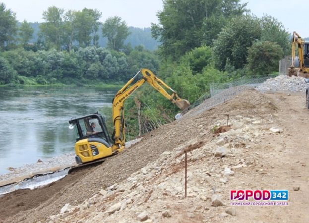 В Кунгуре обрушилась дамба – возможно возникновение ЧС