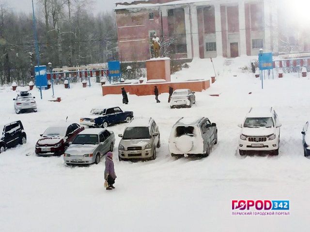 Гремячинск завалило снегом. Машины в город проехать не могут