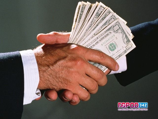 Из 268 чиновников, осужденных в Прикамье за коррупцию, 57 получили реальный срок