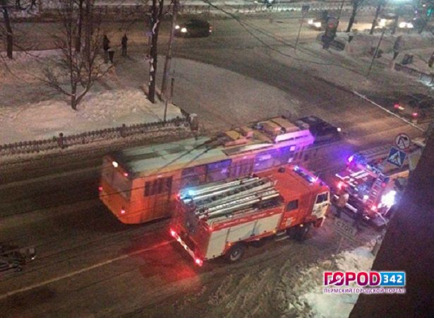 В центре Перми жильцов дома эвакуировали из-за пожара в пивном баре