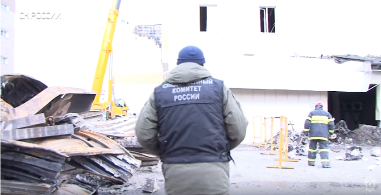 Спасатели завершили поисковую операцию на месте пожара в торговом центре в Кемерово